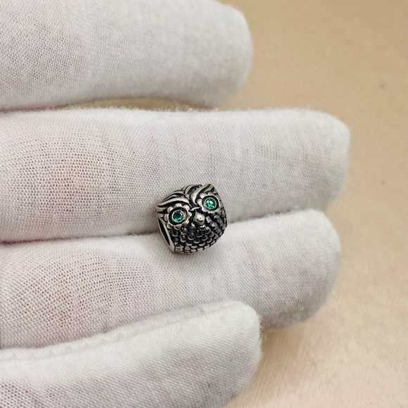 EUC Pandora 791211CZN Sterling Silver Wise Owl Animal Bead w/ Emerald Green CZ - Picture 3 of 8